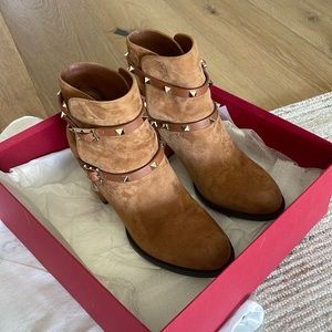 Gently worn camel color Valentino booties!